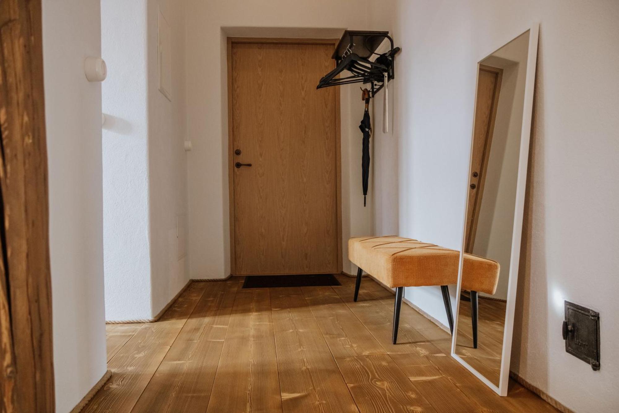 Punaneloss - Avar Korter Suedames Apartment